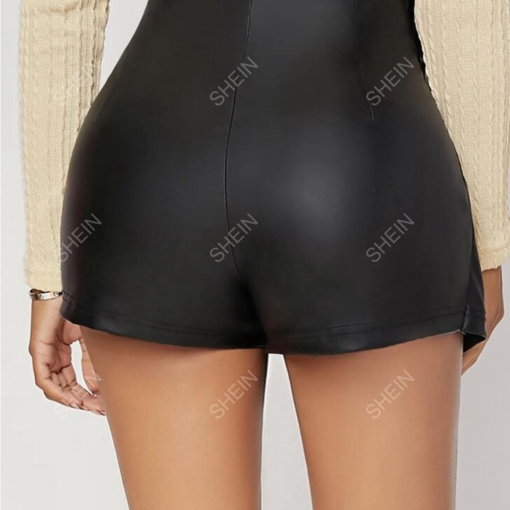 SHEIN Black Faux Leather Skort Women’s Large Mini Skirt Shorts Club Night Out - Picture 2 of 5